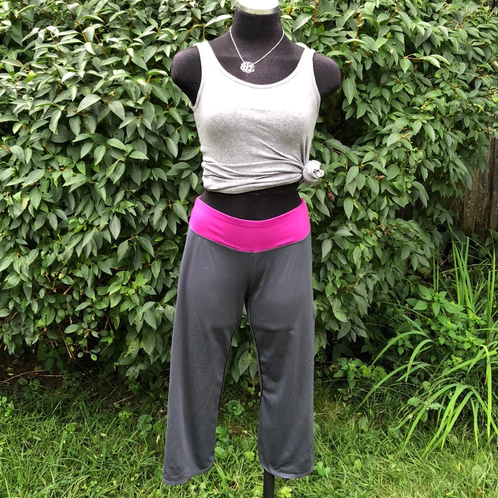 FILA gray & magenta work out pants EUC!!